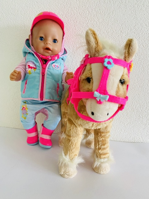 Baby Born met paard
