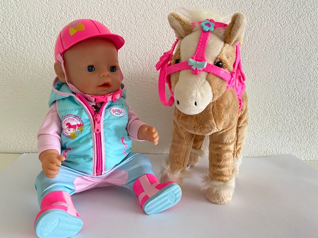 Baby Born met paard
